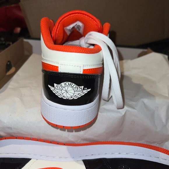 Air Jordan Low 1 Special Edition main image 7